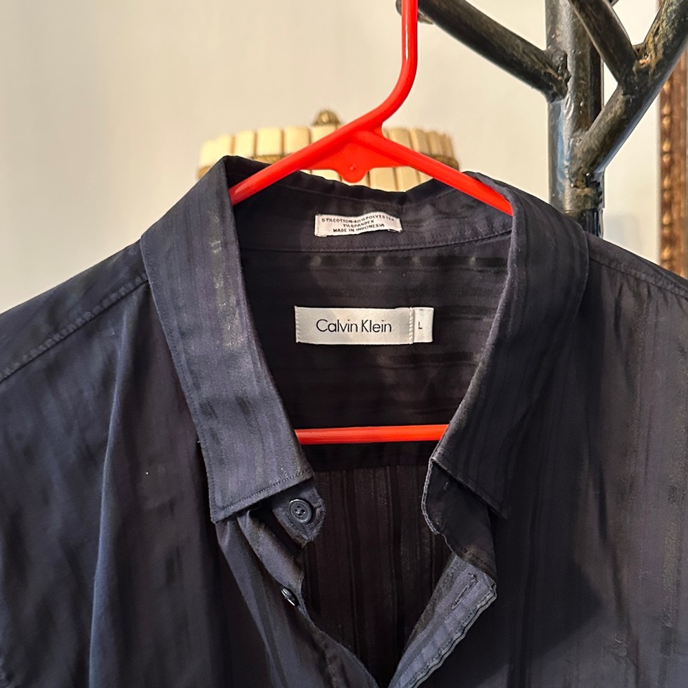 Calvin Klein Men's Black Textured Long-Sleeve Dress Shirt - Picture 2 of 10